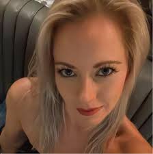 Samantha D. (Toronto, ON)